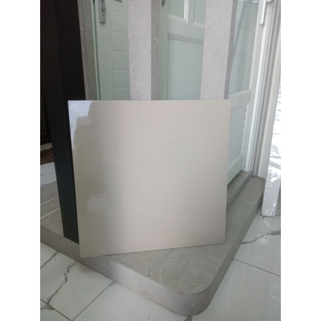 GRANIT CREAM POLOS 60 x 60