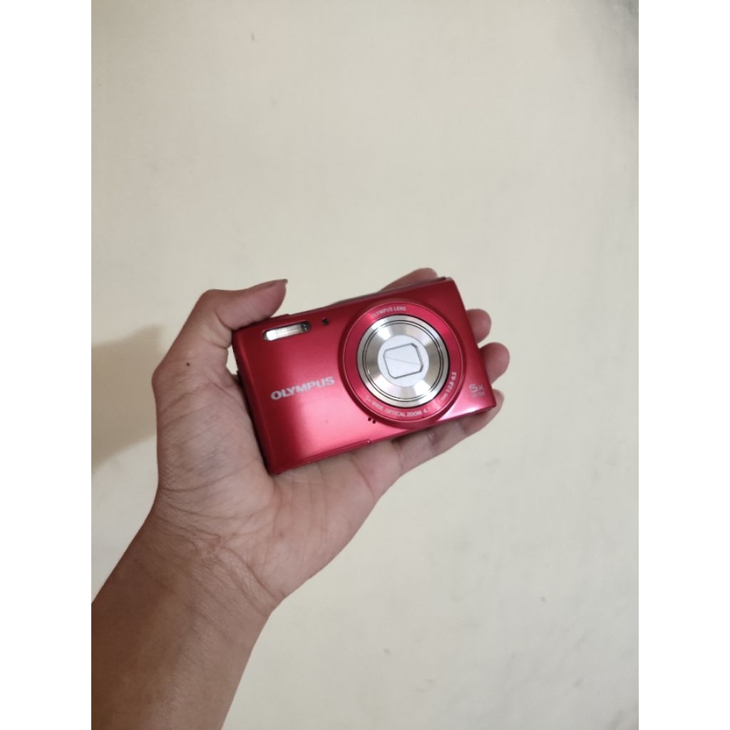 KAMERA DIGITAL OLYMPUS VG 180