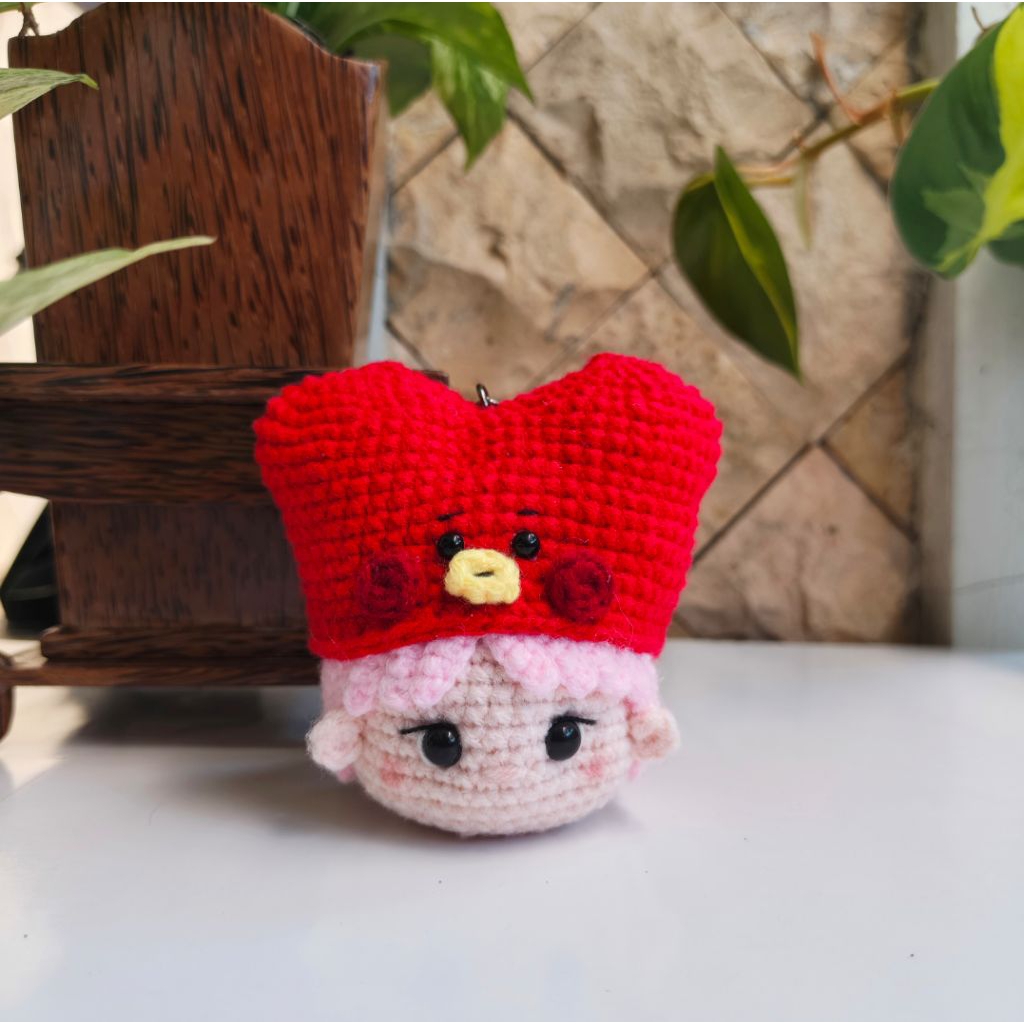 Gantungan Kunci Ganci Rajut Amigurumi Handmade Crochet V BTS with Tata Hat Keychain