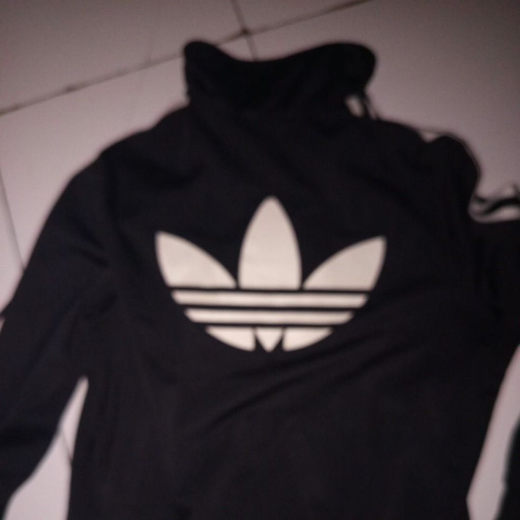 tc adidas big logo
