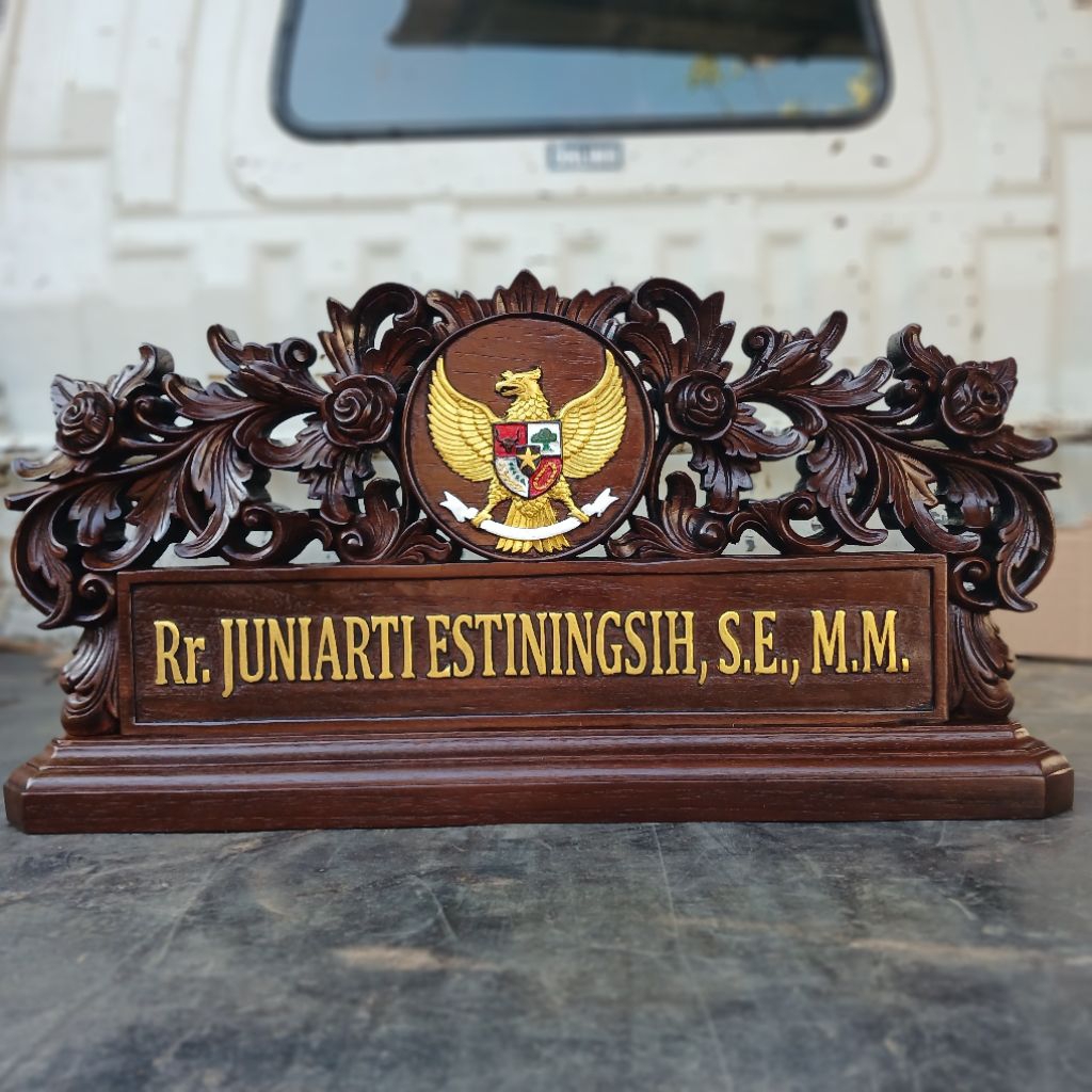 Papan Nama Pejabat Papan Nama Meja Kantor Kayu Jati Ukir Lambang Garuda Pancasila