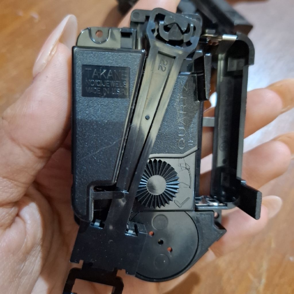 Mesin Jam Dinding Takane Quartz (Made in USA)