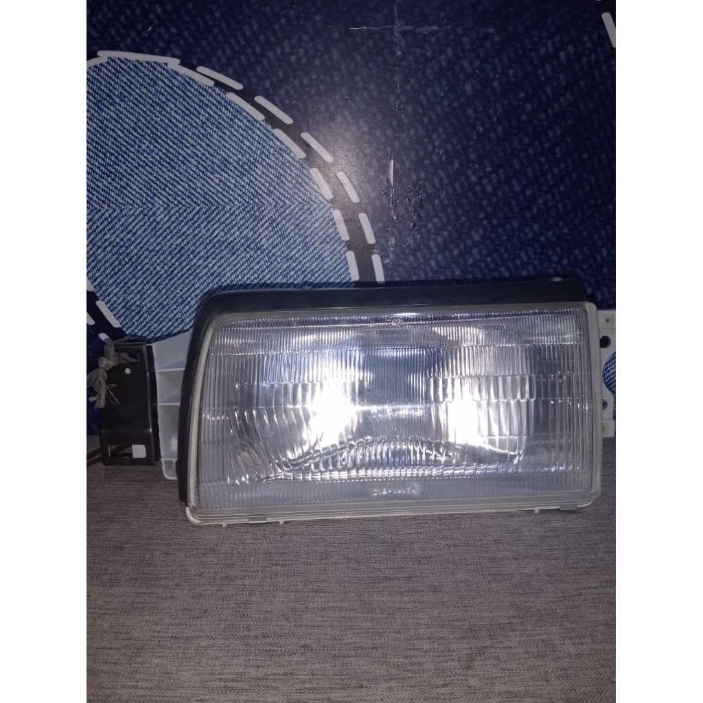 Lampu depan Mazda 323 86 (kiri only)