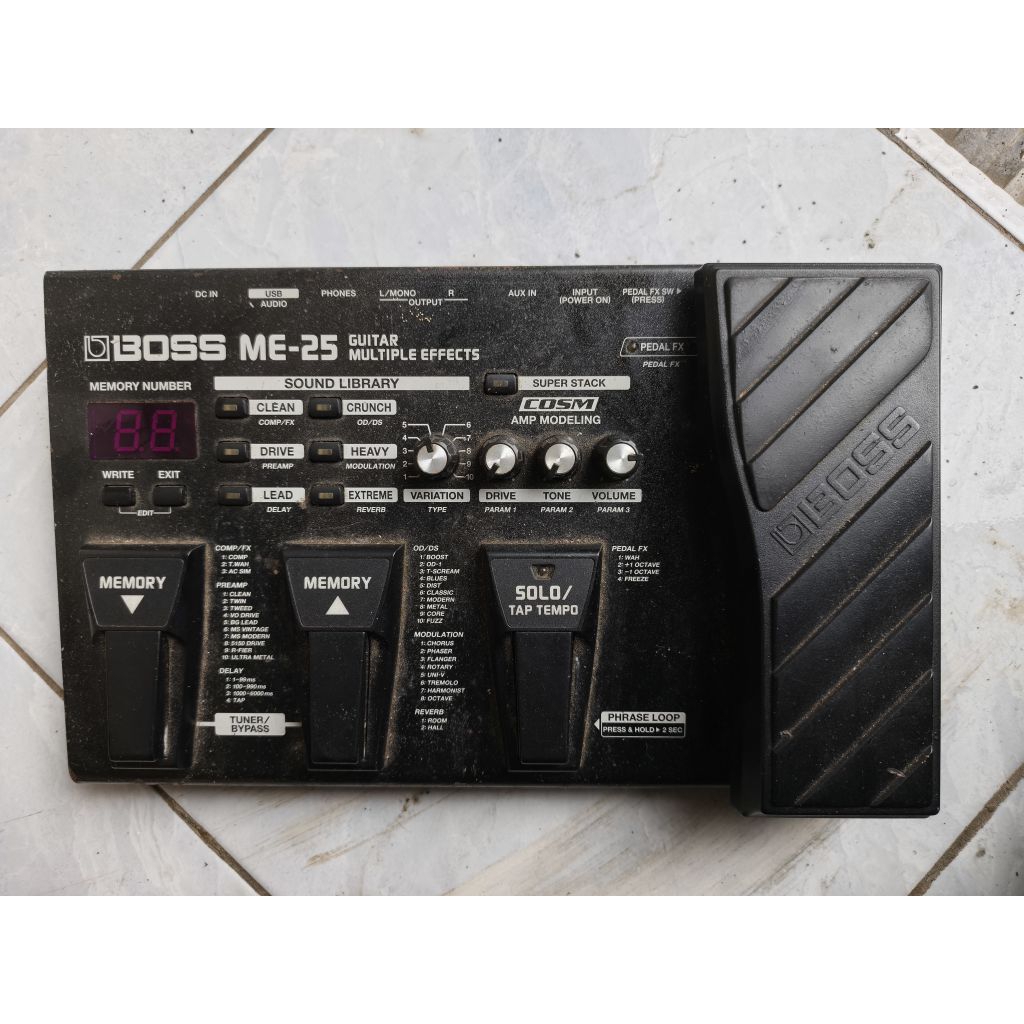 Efek Gitar Boss ME 25