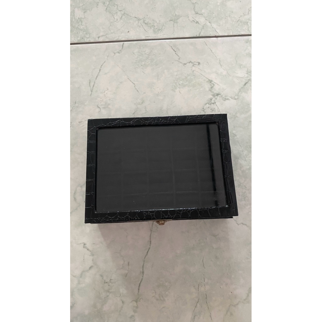 PRELOVED KOTAK BOX PERHIASAN AKRILIK