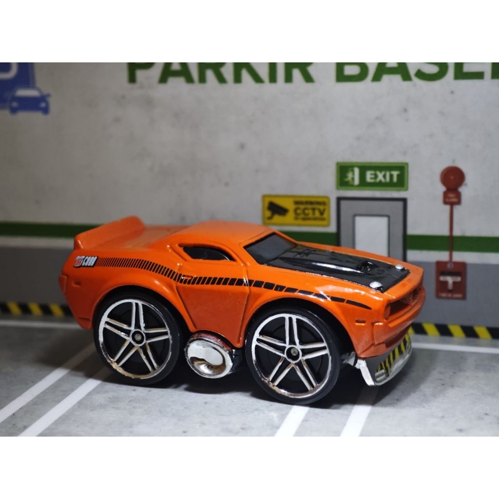 hot wheels tooned jadul plymouth barracuda