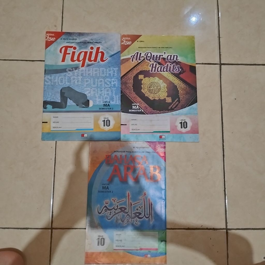Buku LKS Bekas Fiqih, Bahasa Arab, Alquran Hadis Kelas 10 SMA Semester 2