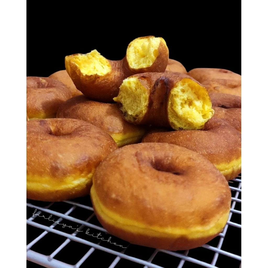 

Donat labu kuning gula halus