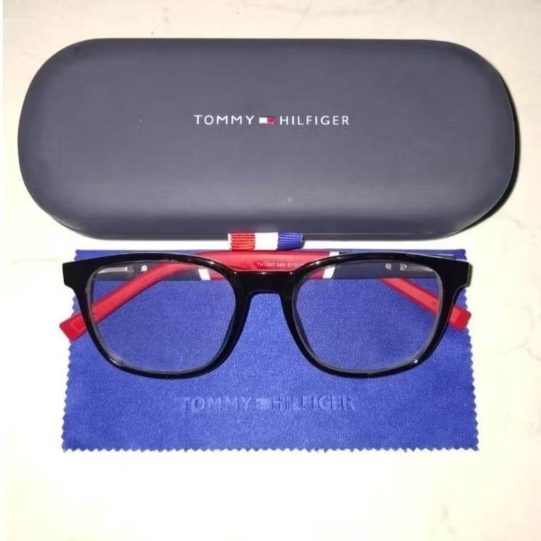Tommy Hilfiger Kacamata Pria TH 1907
