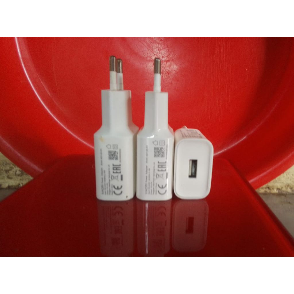 carger/adaptor orri xiomi original bekas dijamin cabutan hp barang masih mulus input 100-240v-50/60H