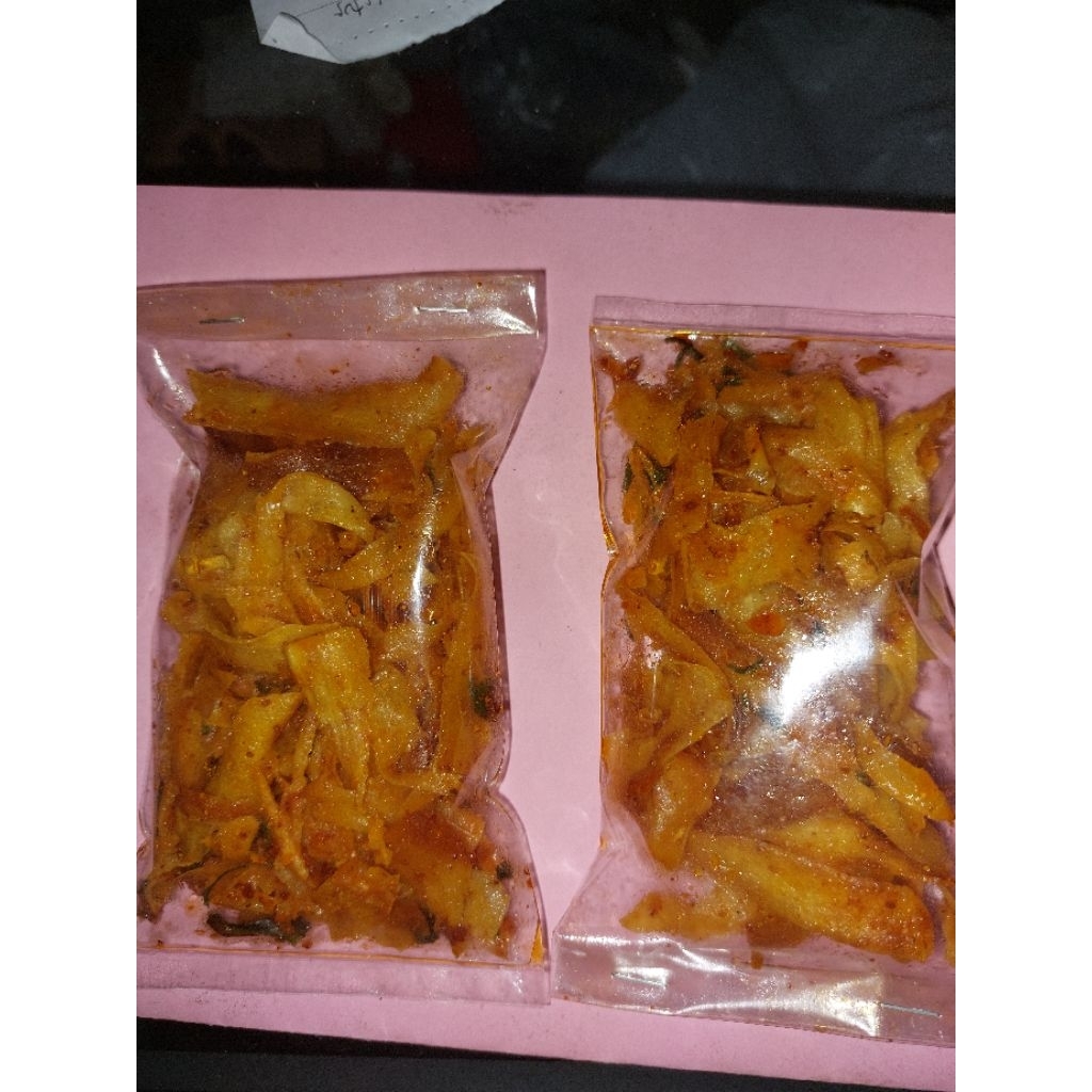 

kripik brekele pedes daun jeruk isi 25g