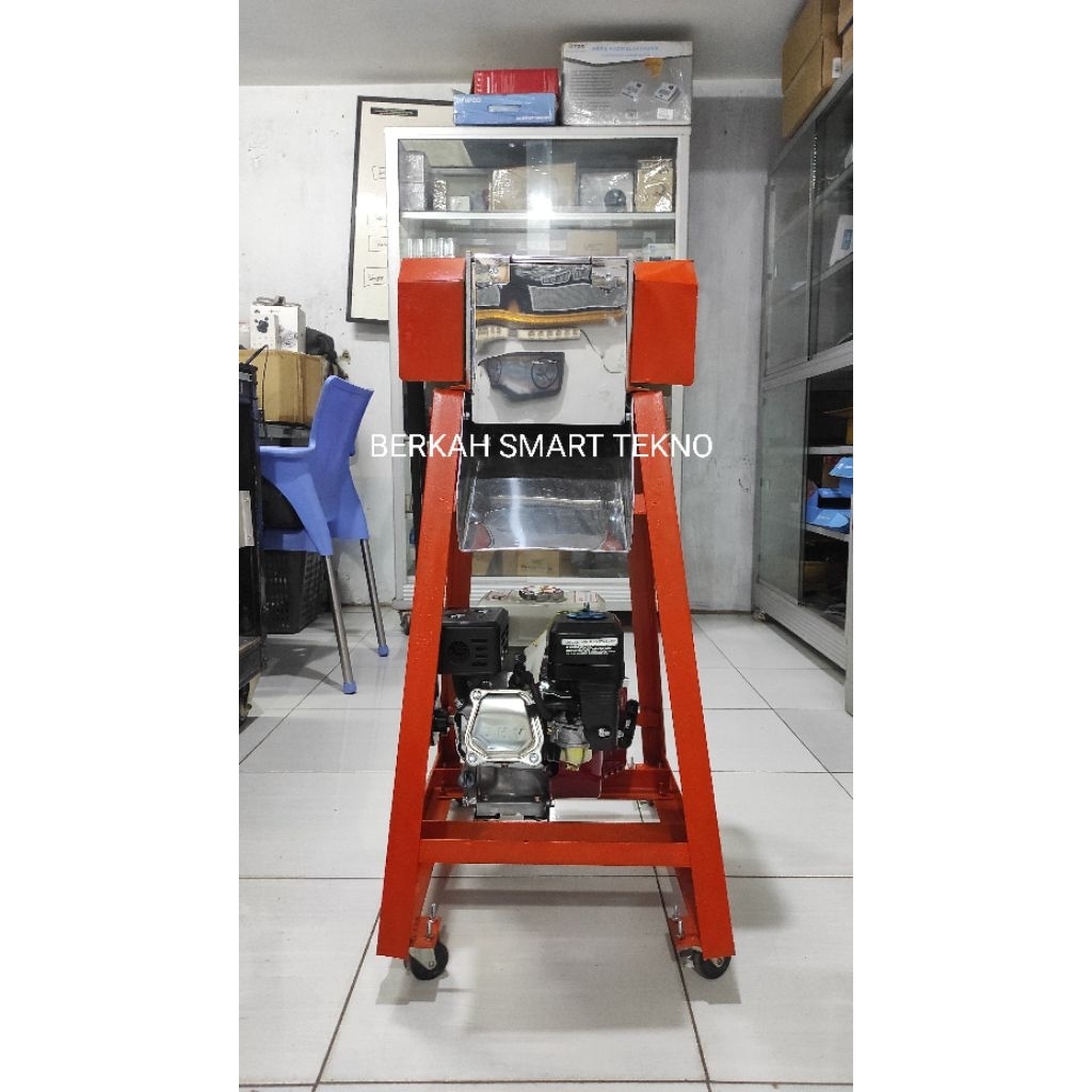 BARU MESIN PARUTAN KELAPA BESAR MESIN BENSIN SIAP PAKAI