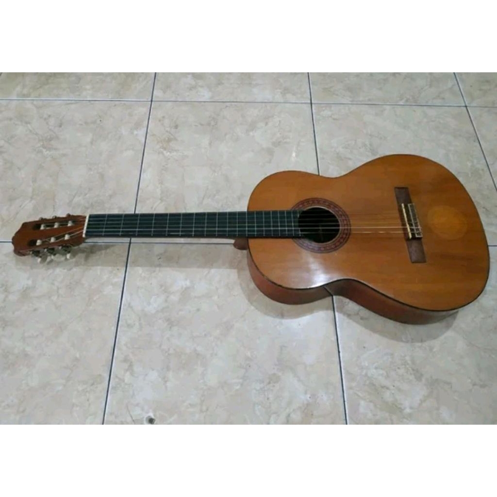 GUITAR YAMAHA C 350