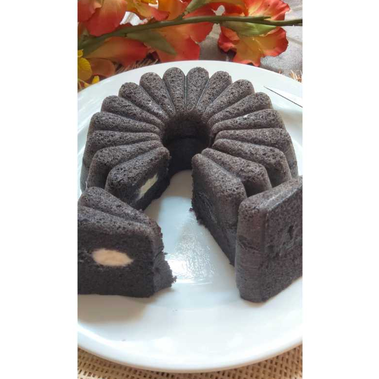 

Bolu Ketan Hitam Isi Coklat Lumer - Kue Lembut Enak Lezat Manis