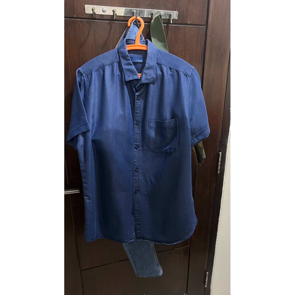kemeja lengan pendek moc size m
