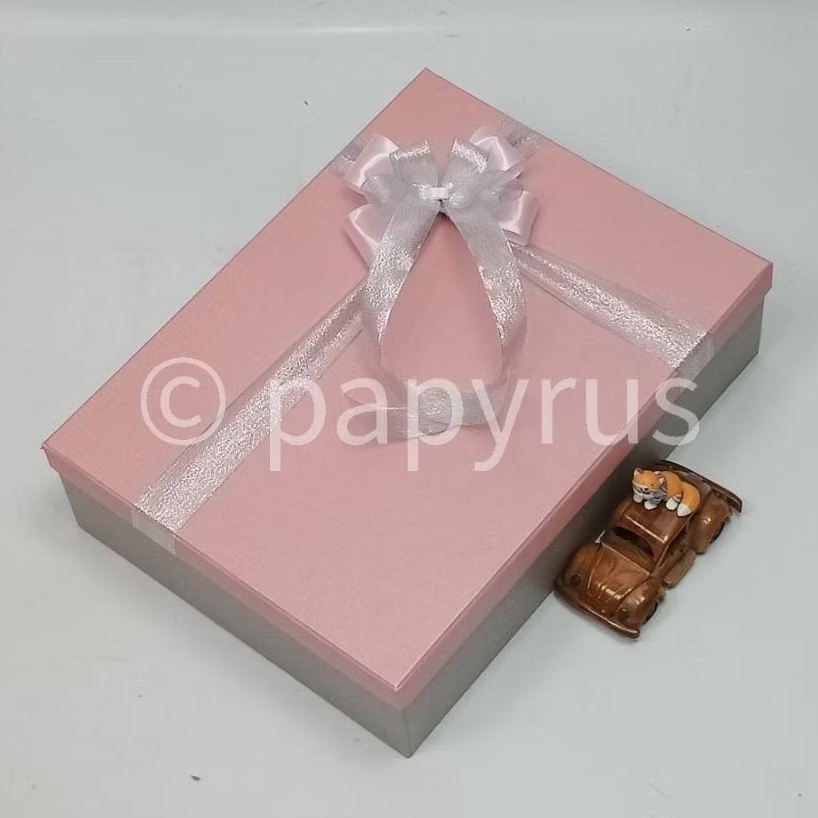 

PAPYRUS Kombinasi 30x40 Tinggi 10cm Kotak Kado Gift Box Hardbox Hampers V1