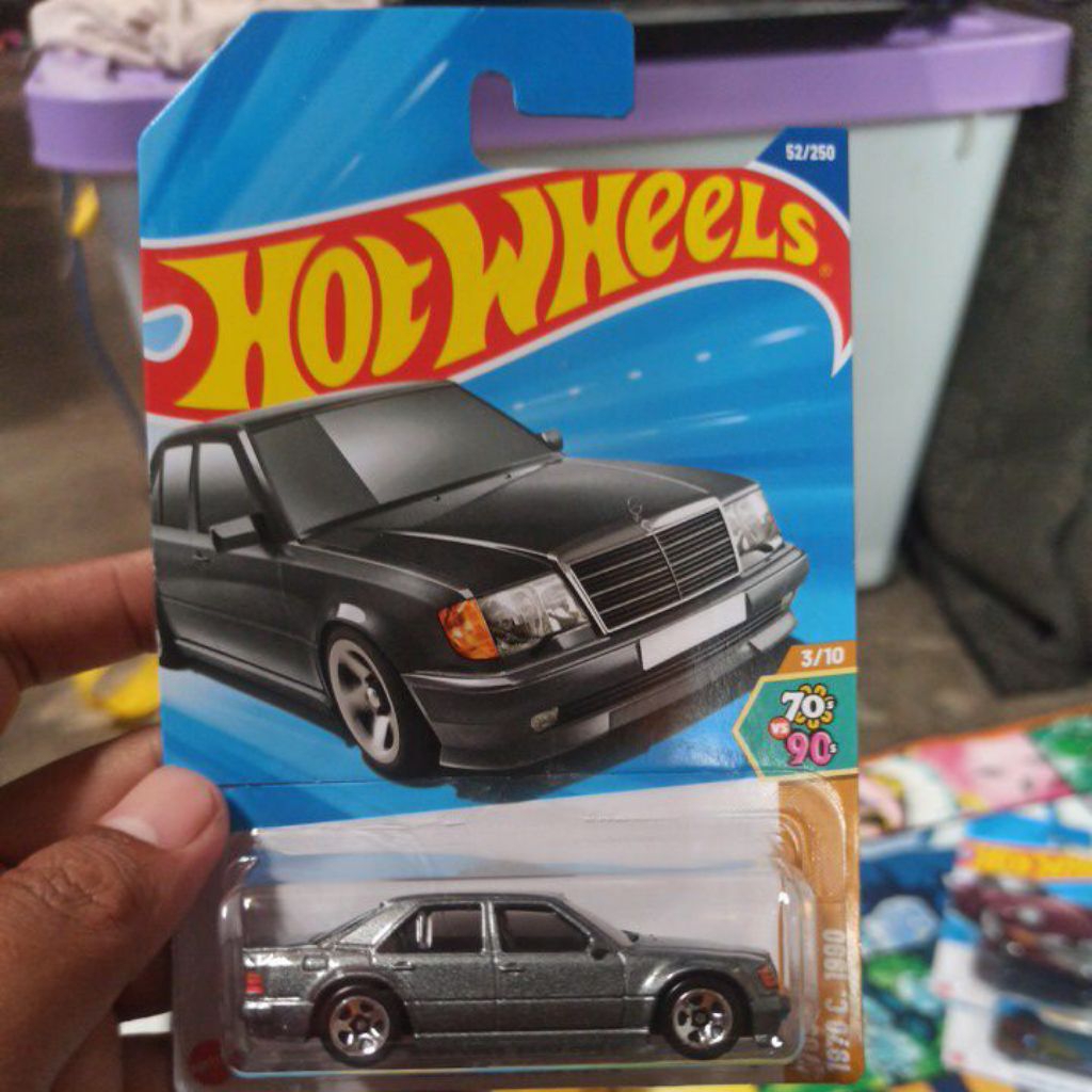 Hot wheels Mercedes benz 500 e silver