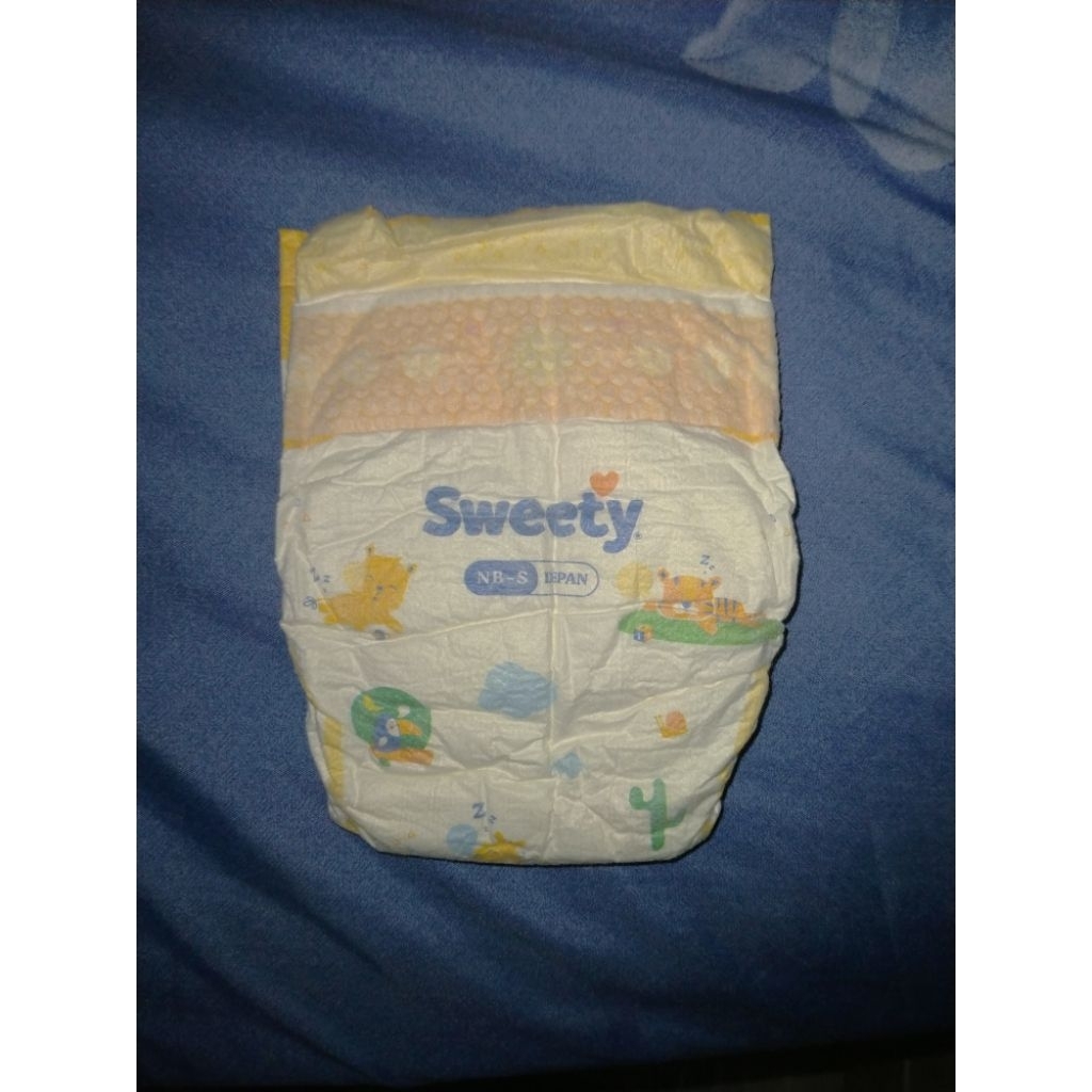 (baca deskripsi) Preloved MASIH BARU Sweety Perekat NB-S Sweety Dry Expert Popok Pampers Newborn Per