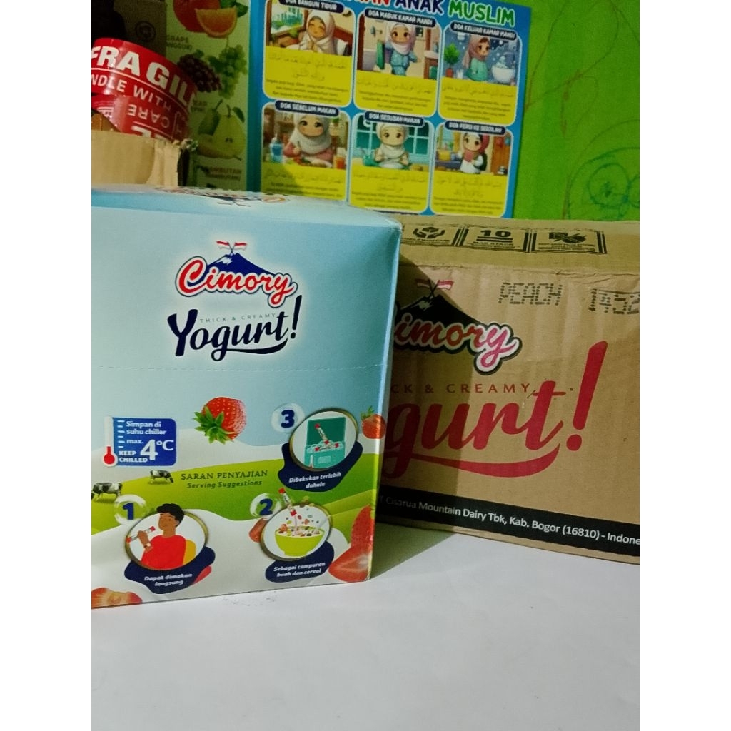 

CIMORY YOUGURT STIK 1 KARTON RASA STRAWBERRY isi 4 box