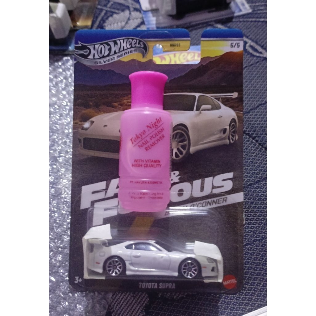 Aseton Pembersih Kuku kombinasi putih