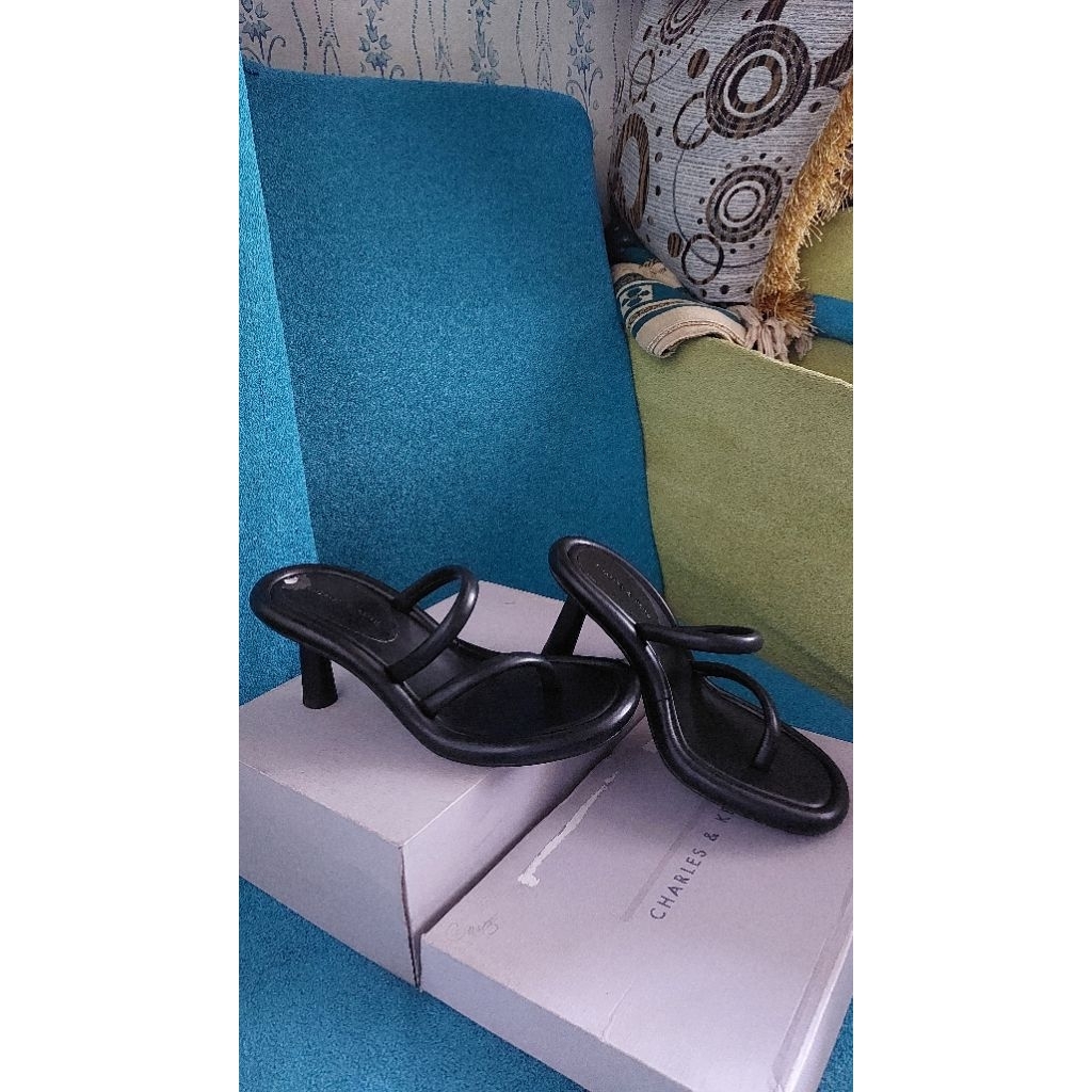 preloved sandal Ck heels charles & keith PL