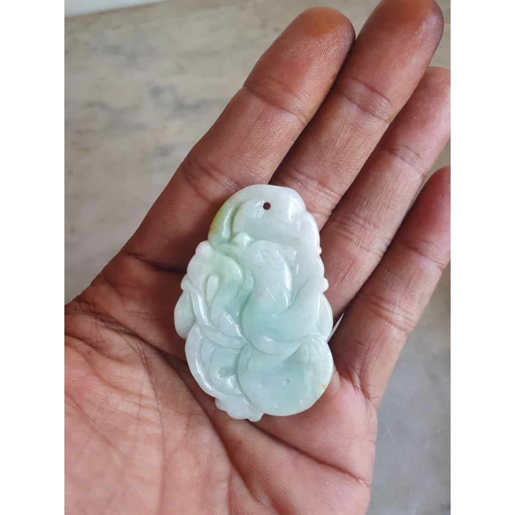 liontin batu giok antik