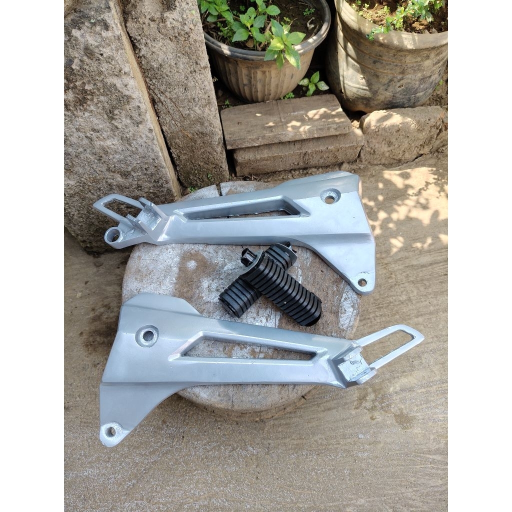 FOOTSTEP POSTEP DUDUKAN PINJAKAN BELAKANG KIRANA 125 HONDA KIRANA STANDART TEBAL