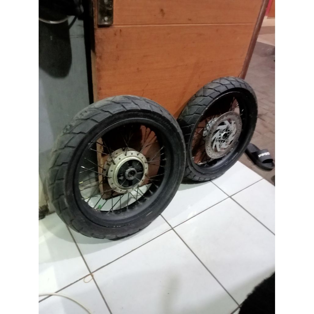 velk jari jari v Rossi copotan scorpio ring 17 tapak lebar  350/300