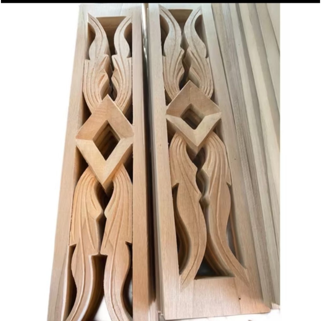 ukirankayu/bungaloster pentilasi udara rumah terbuat darikayumanglid