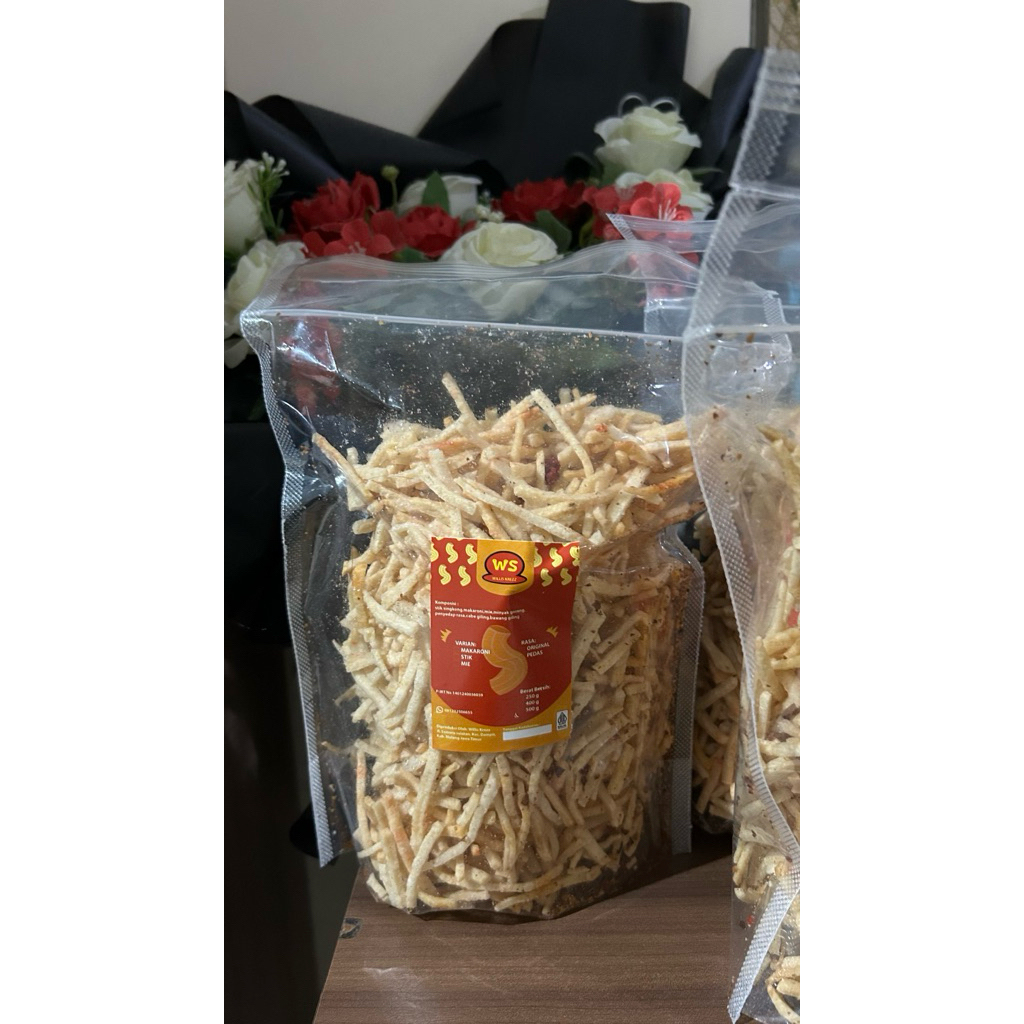 

kripik stick singkong renyah pedas sedang