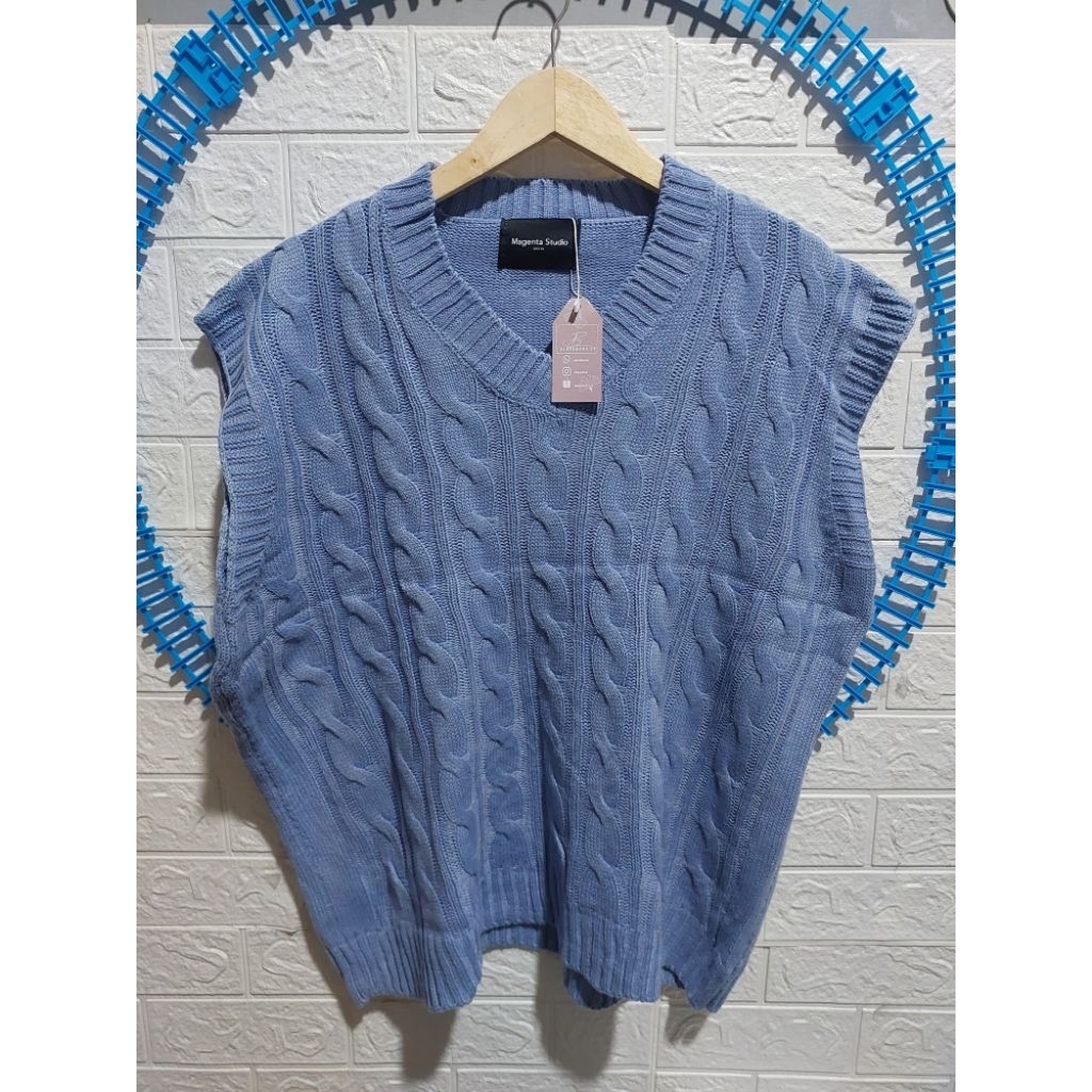 MAGENTA STUDIO VEST / ROMPI RAJUT KEPANG OVERSIZE DENIM