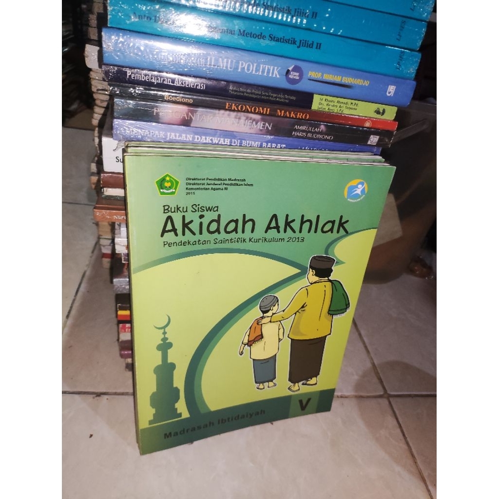 BUKU AKIDAH AKHLAK KELAS 5 MI