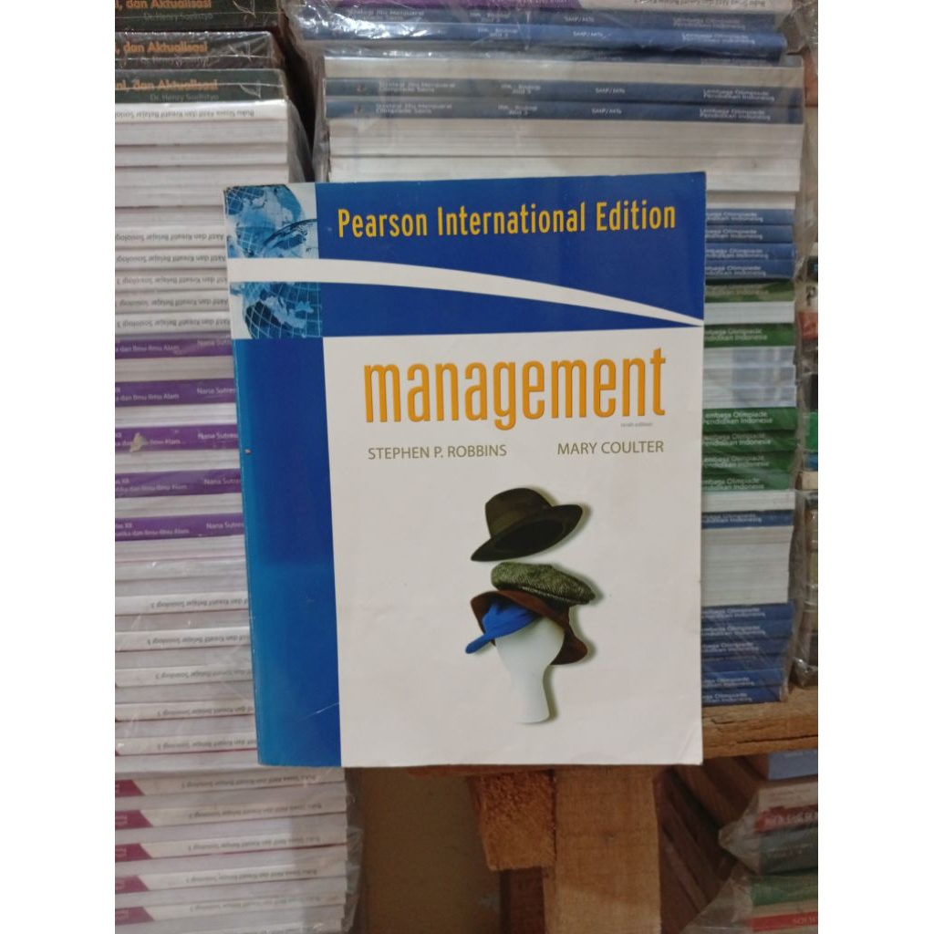 Management. ninth edition. oleh Stephen Robbins