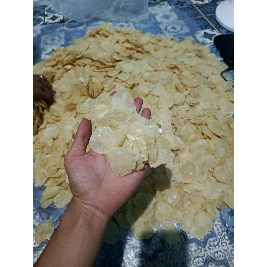 

Emping melinjo super biji 1&2 berat 500grm full kering siap digoreng