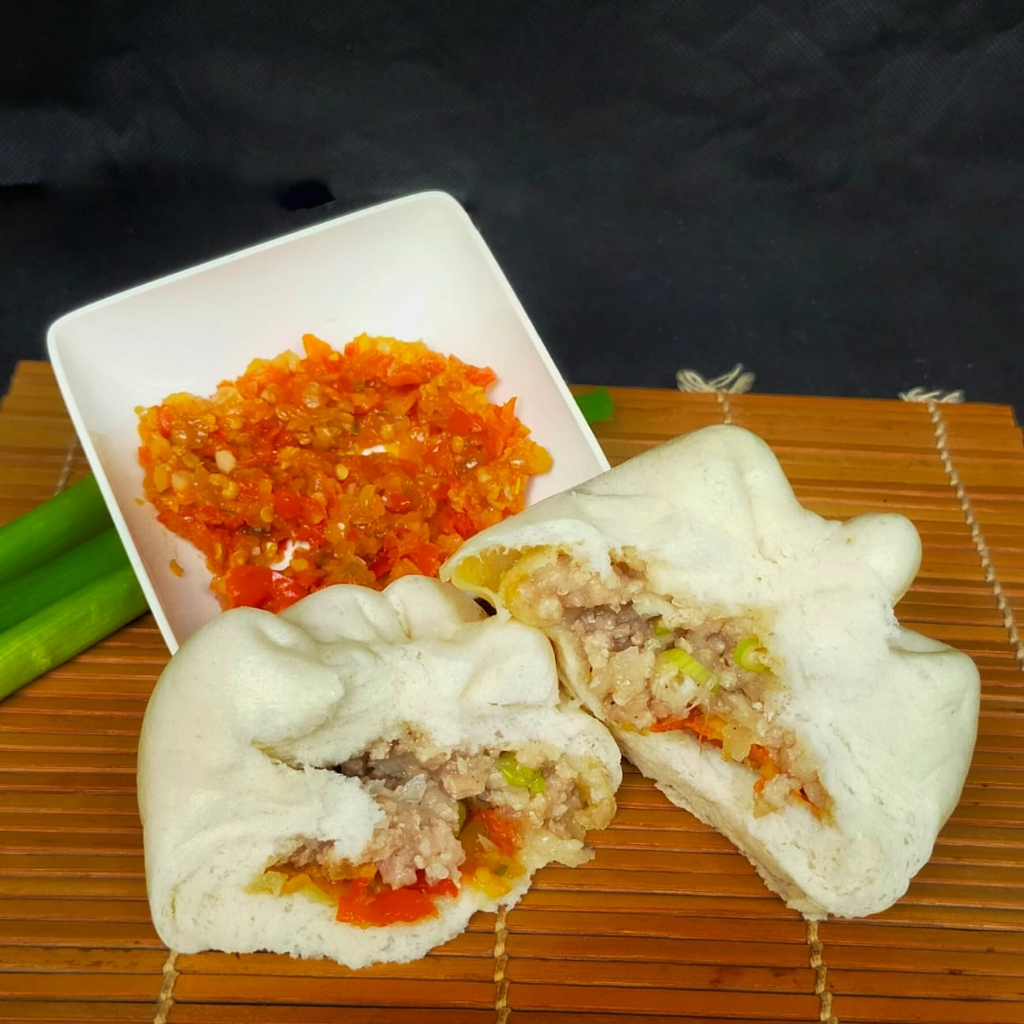 Bakpao Babi Sambal Matah Pedas