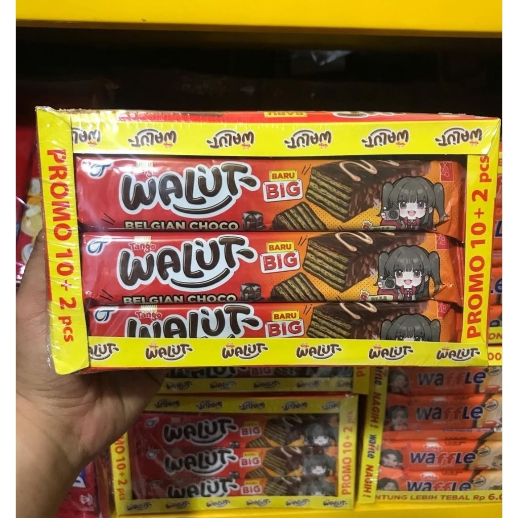 Tango Walut Big Wafer Coklat