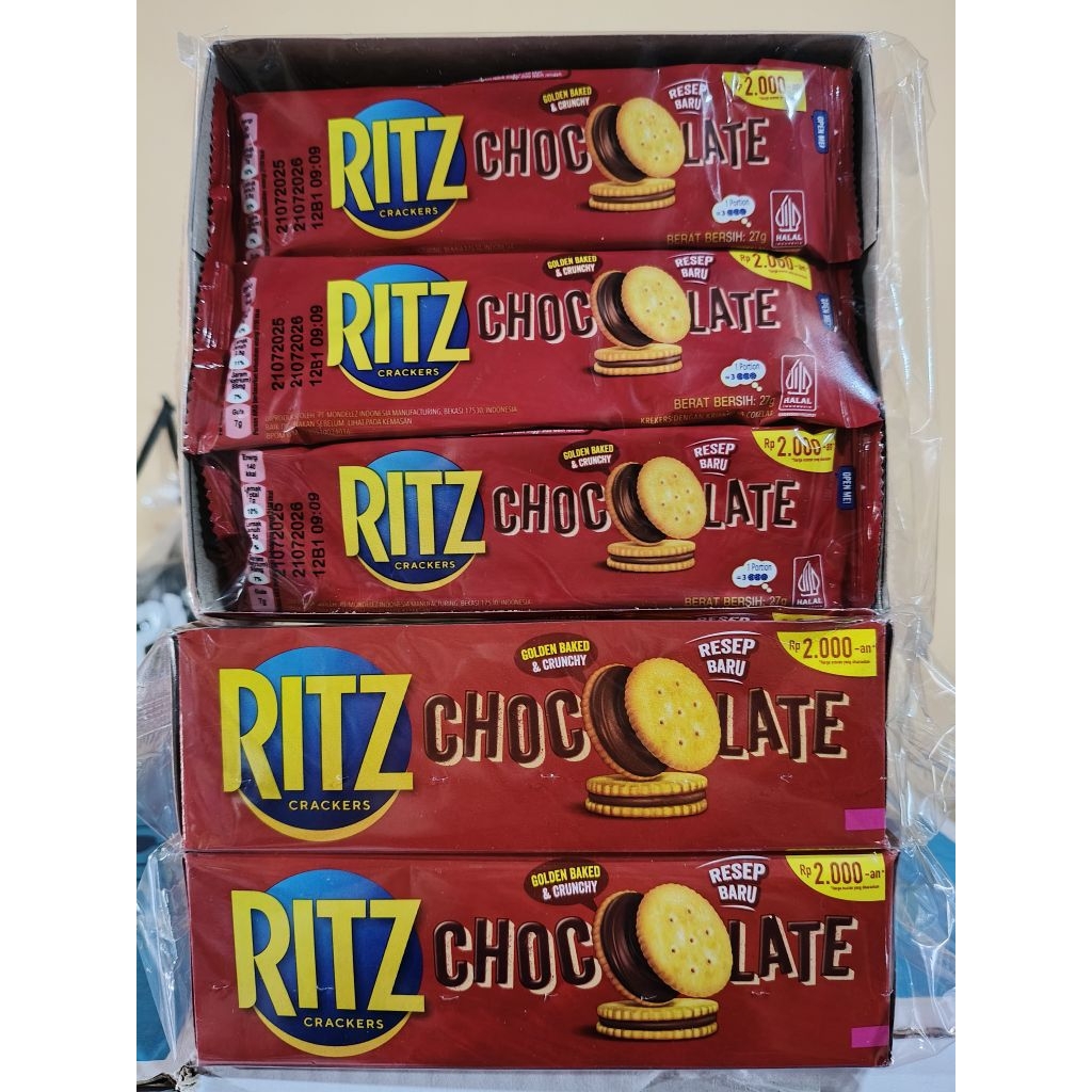 

RITZ Crackers Chocolate ( 1 Kotak isi 12 Pcs )