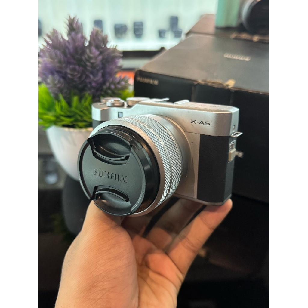 KAMERA MIRRORLESS FUJIFILM X-A5 KIT 15-45MM FUJI XA5 MULUS