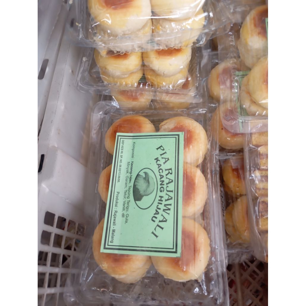 

pia kacang hijau isi 12 biji