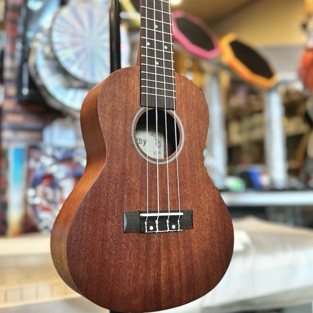 Shelby gitar ukulele UK-23NS