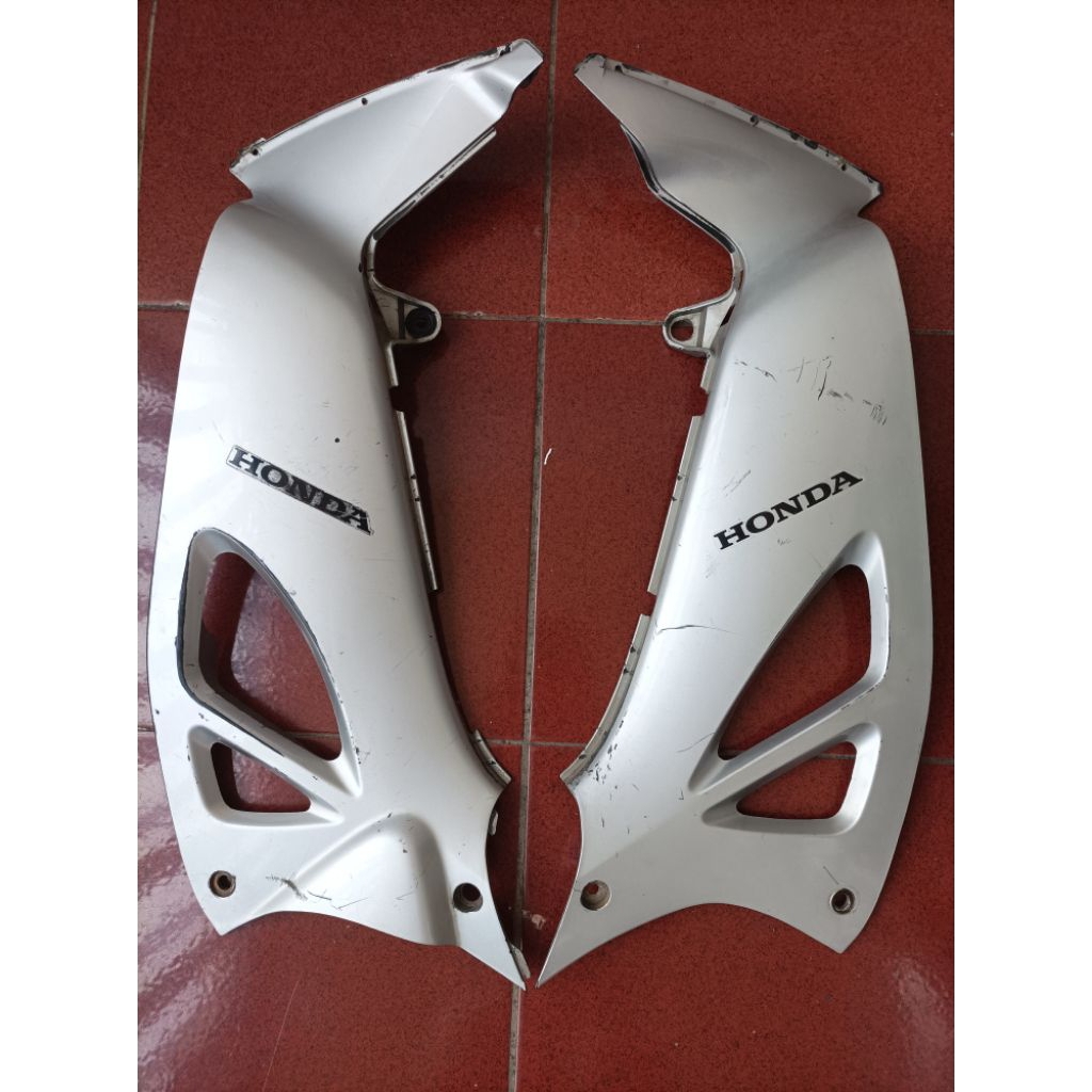 Sayap Dalam Honda Kirana 125 Original Silver