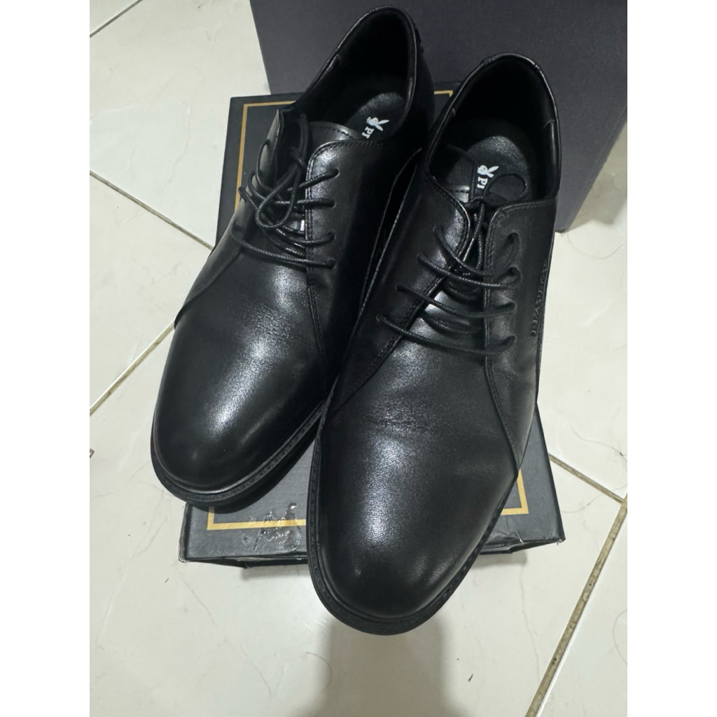 PLAYBOY Bradford Laces PLAYBOY PANTOFEL PRELOVED