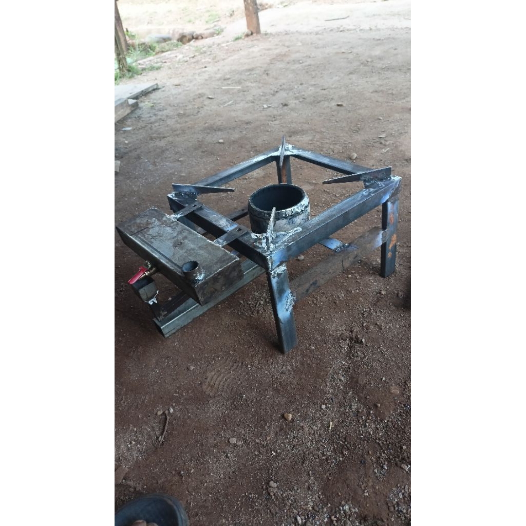 kompor listrik bahan bakar oli bekas dan minyak jelantah, dengan hasil Api yg berwarna biru.