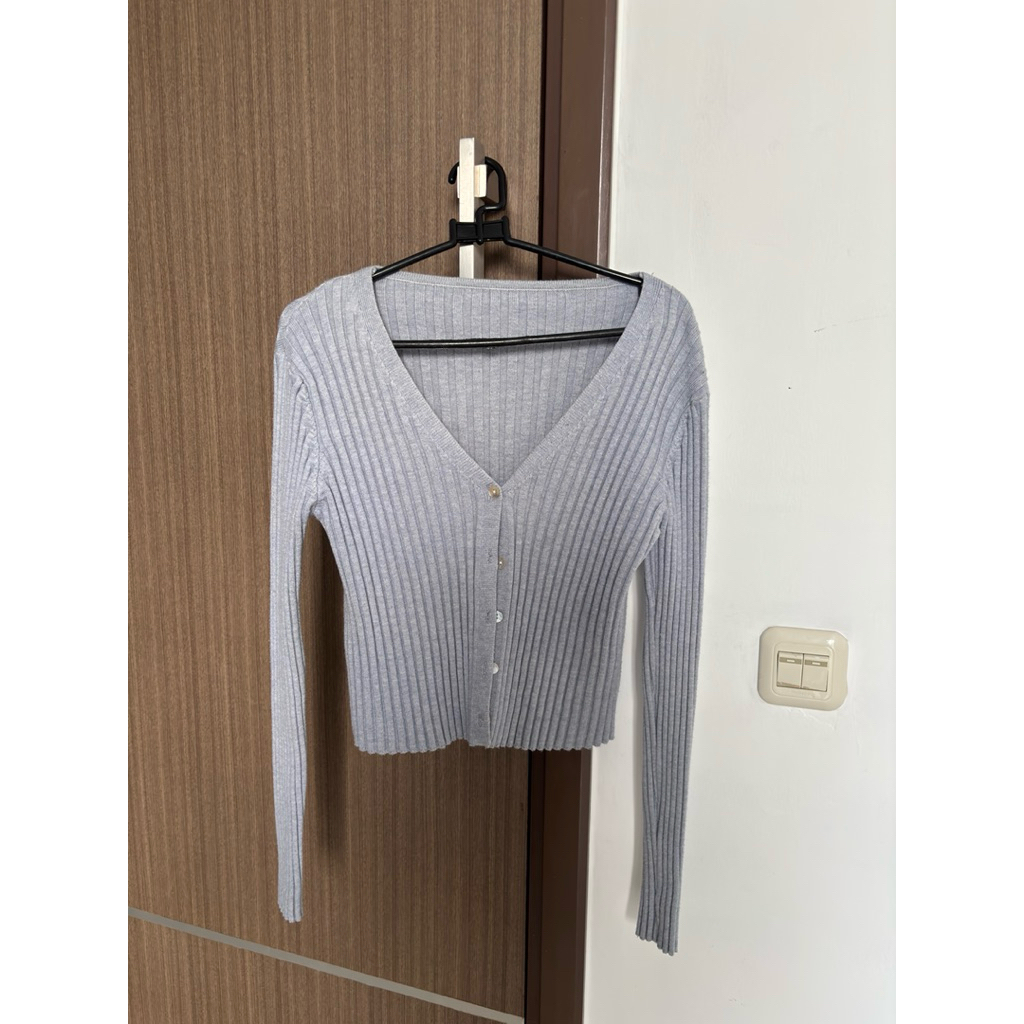 Preloved No Brand Light Grey Knit Cardigan