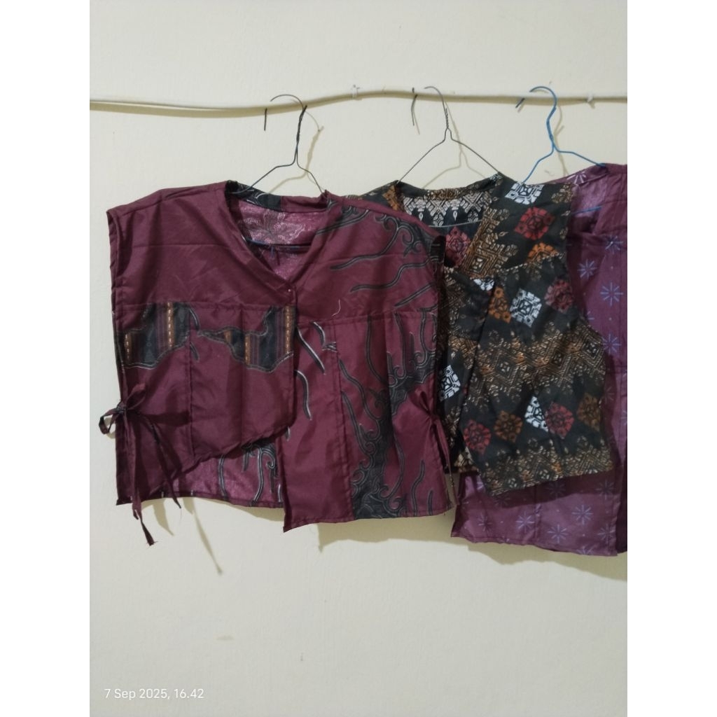 Vest/rompi/vet batik/rompi batik/rompi wanita/rompi cewek/outer