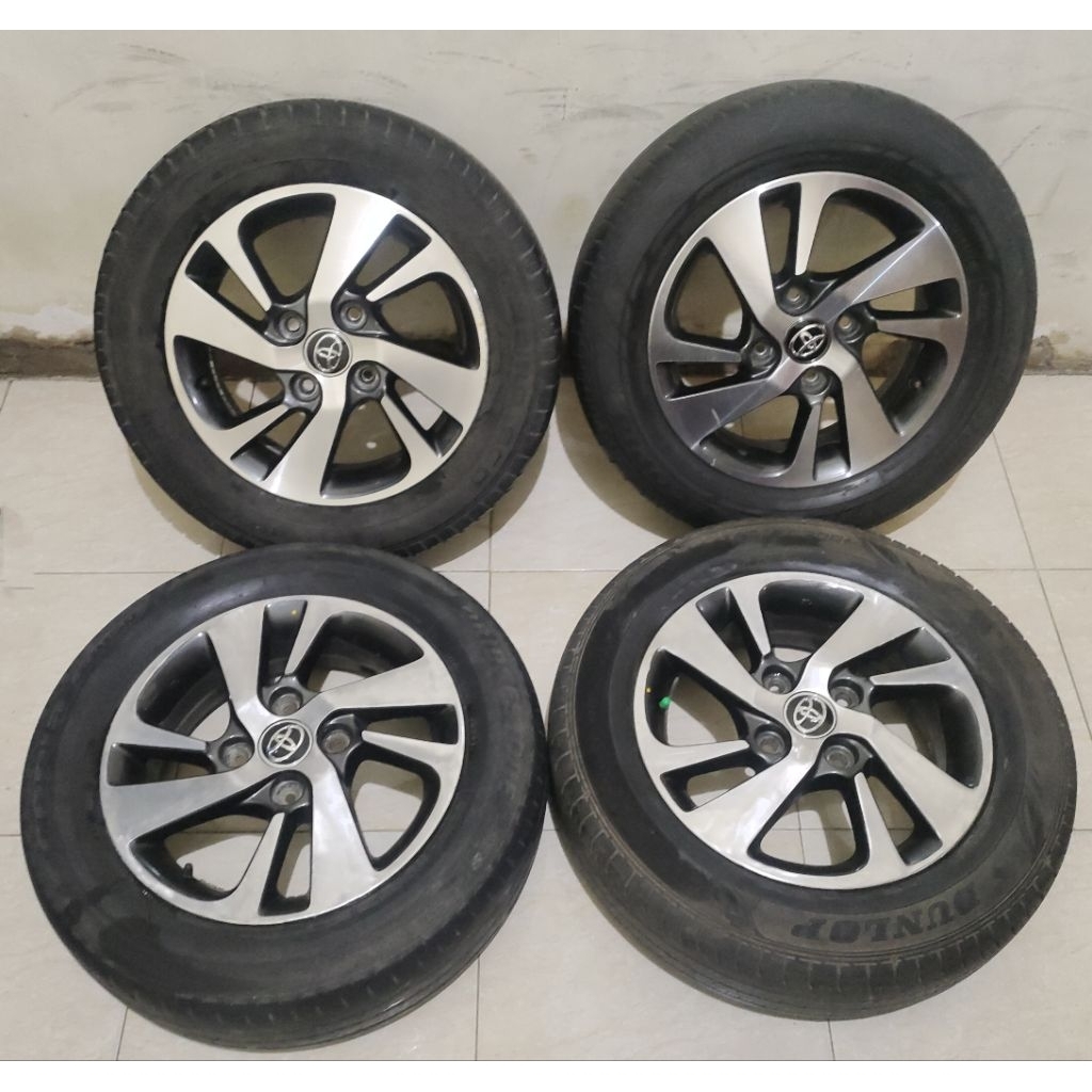 Velg R15 oem Avanza Veloz Velos sets (4 velg+ban)