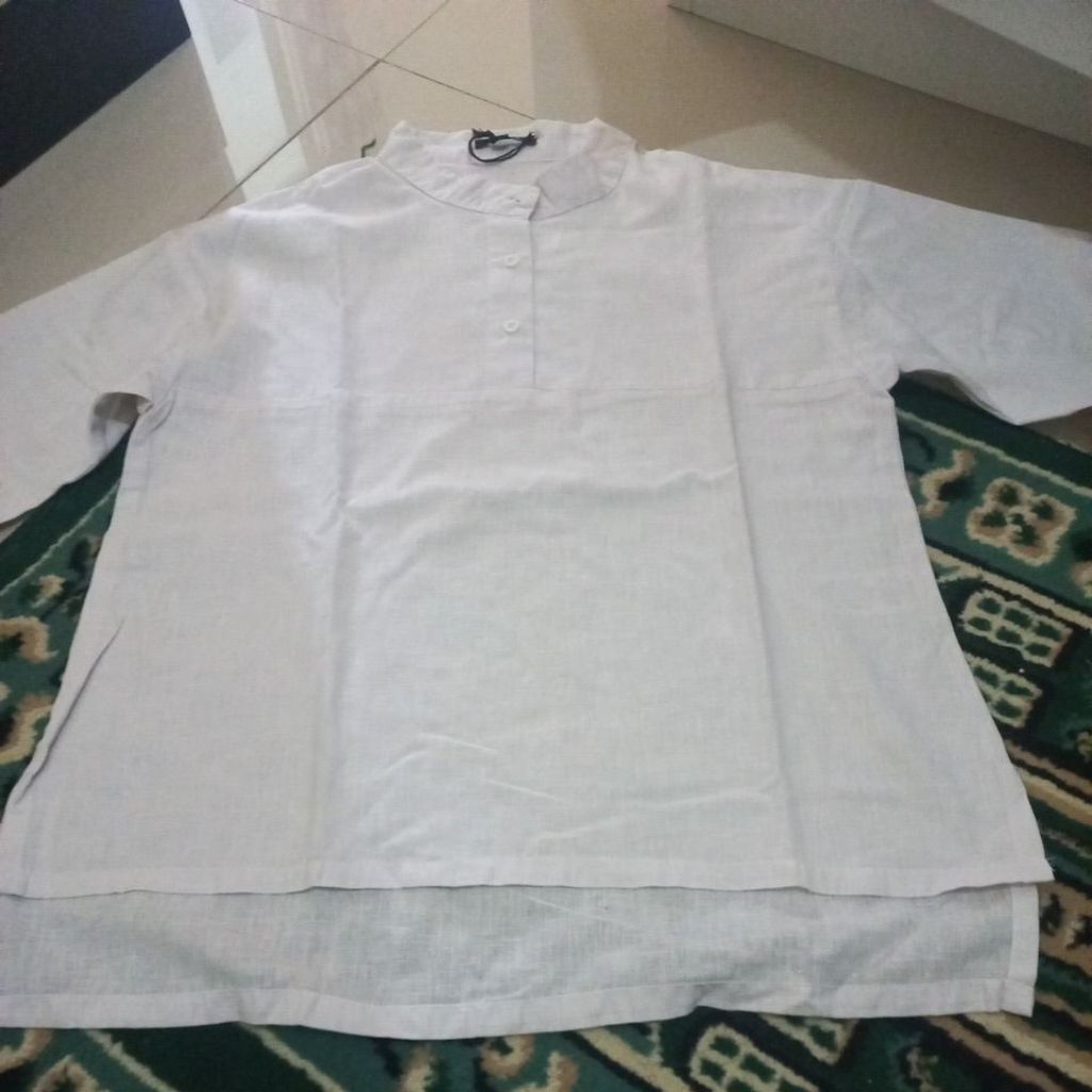 PRELOVED BAJU PUTIH HARDWARE