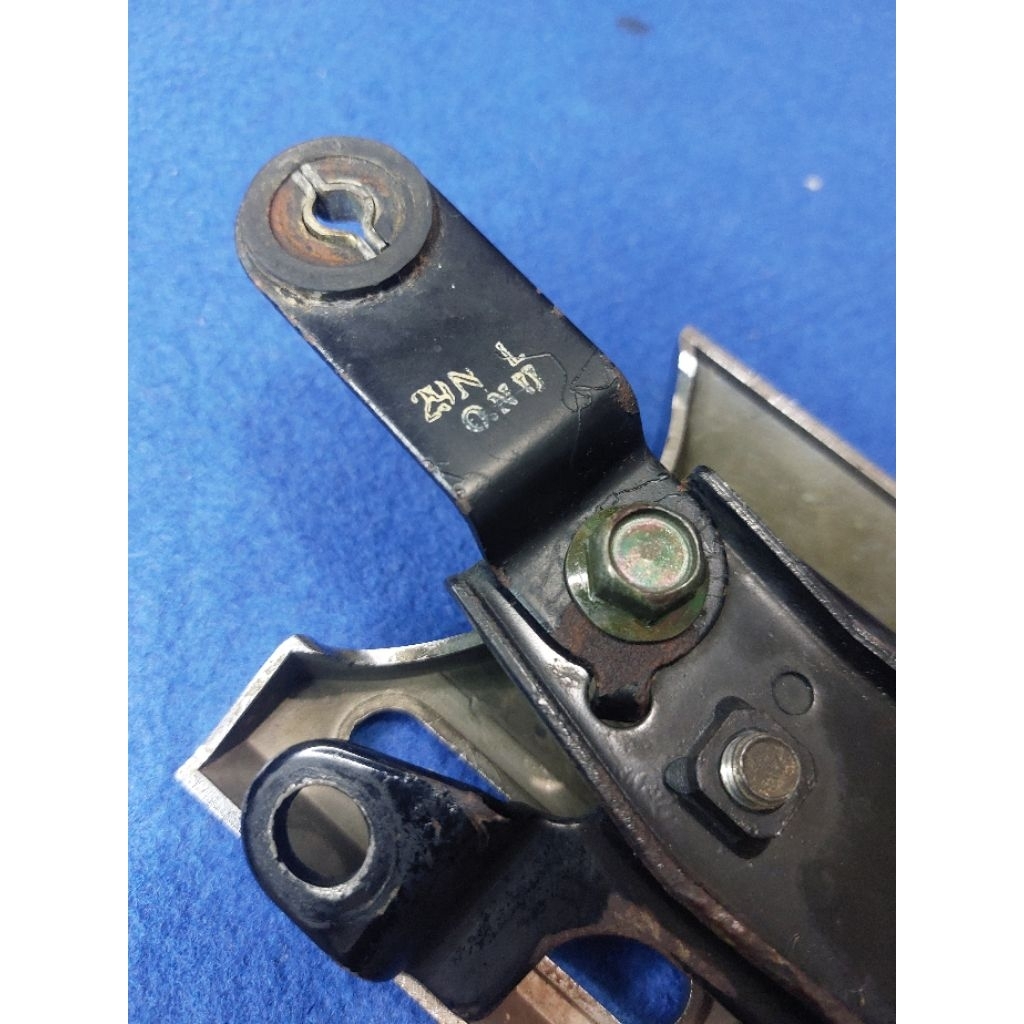 Bracket Horn Braket Kumis Emblem Klakson Yamaha RX King Cobra Original detail 29N