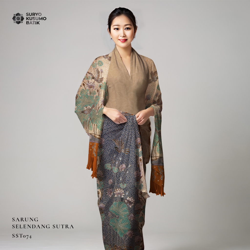 Suryo Kusumo Batik - Kain Batik Tulis Sarung Selendang Sutra Wanita  SLS1