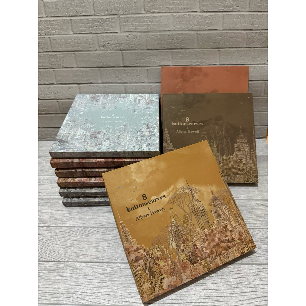 

PRELOVED BOX ORI BUTTONSCARVES X ALLYSSA HAWADI